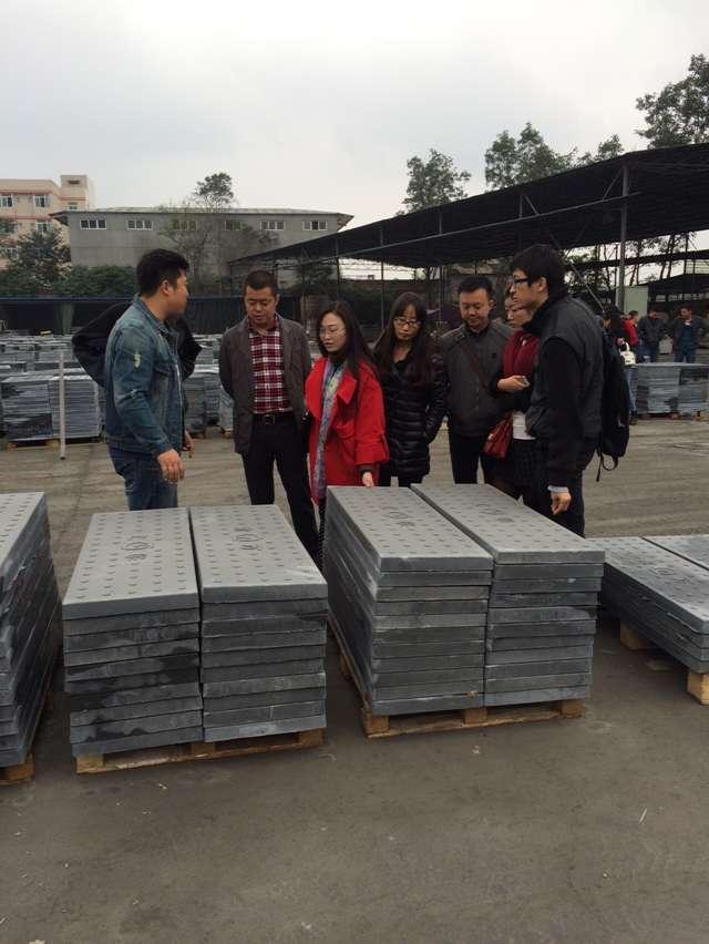 点击新窗口打开大图